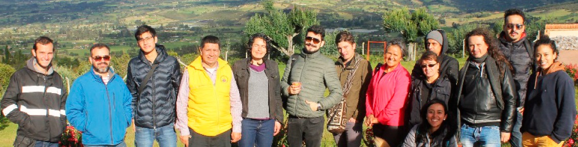 Comunidad de profesionales en una capacitación sobre cannabis medicinal
